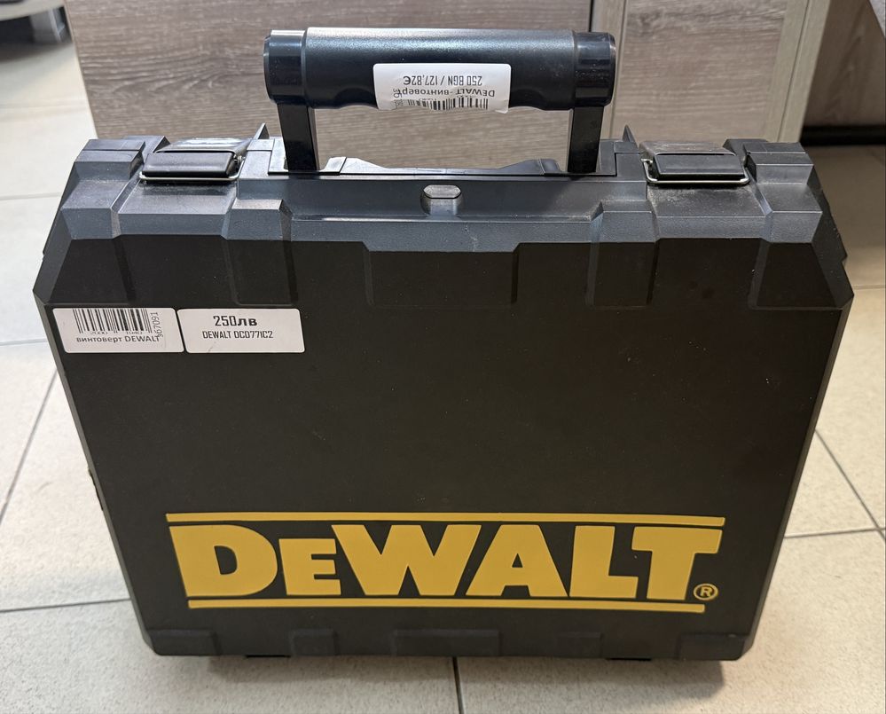 Винтоверт Dewalt DCD771