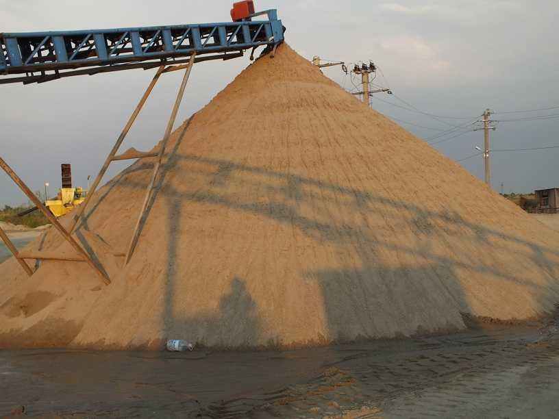 Nisip, piatra drena, pamant negru vegetal de padure, gazon, gradina