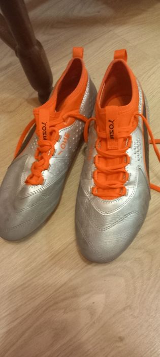 Футболни бутонки на пума