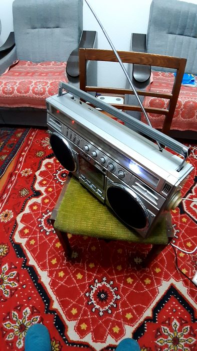 Продам винтажный магнитафон Шарп 8787