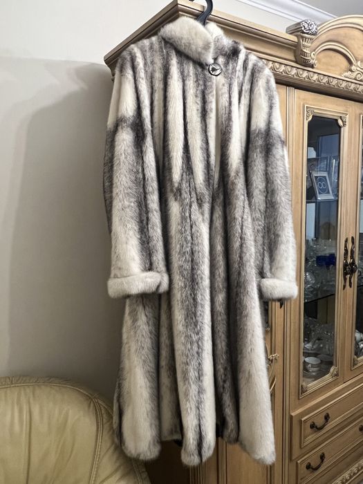 Шуба норковая белая