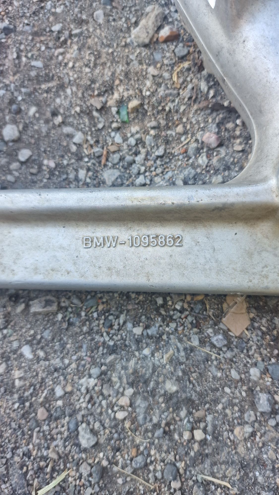 свалящ се Теглич  бмв е46