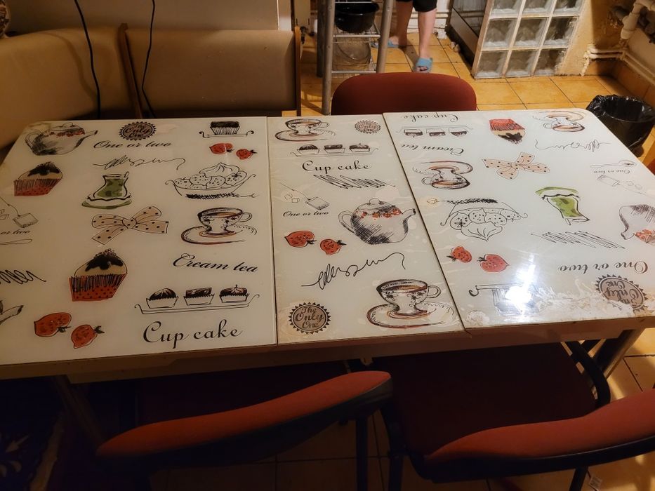 Masa bucatarie florală