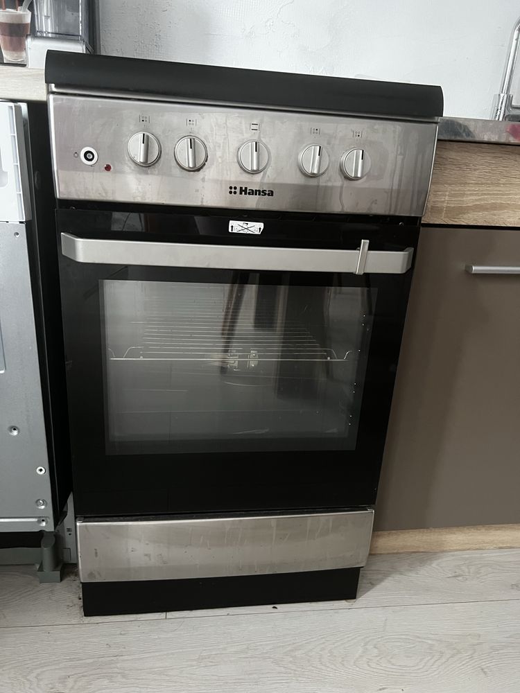 Aragaz Hansa inox cu 4 ochiuri si cuptor electric – 350 lei