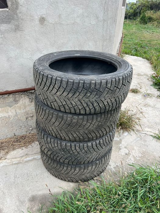 Продам шины зимные Michelin