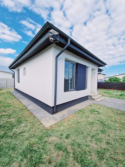 Propietar vand casa 3 camere pod decent pentru depozitare plus beci