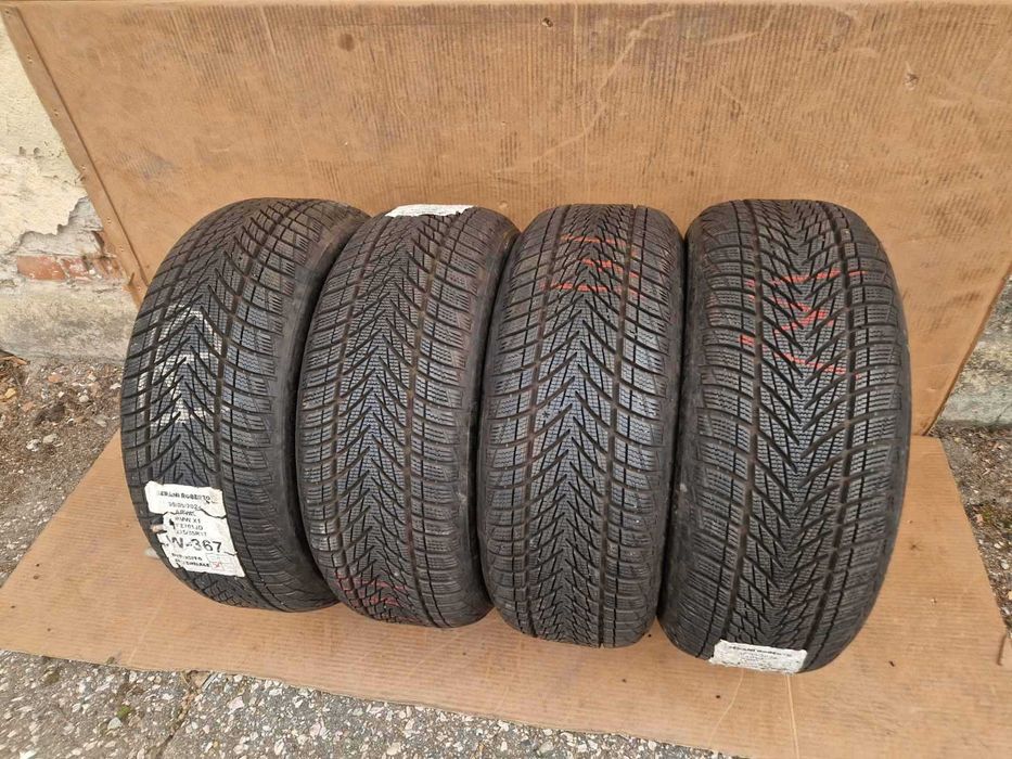 4 броя Goodyear R17 225/55
Зимни гуми 
DOT3823