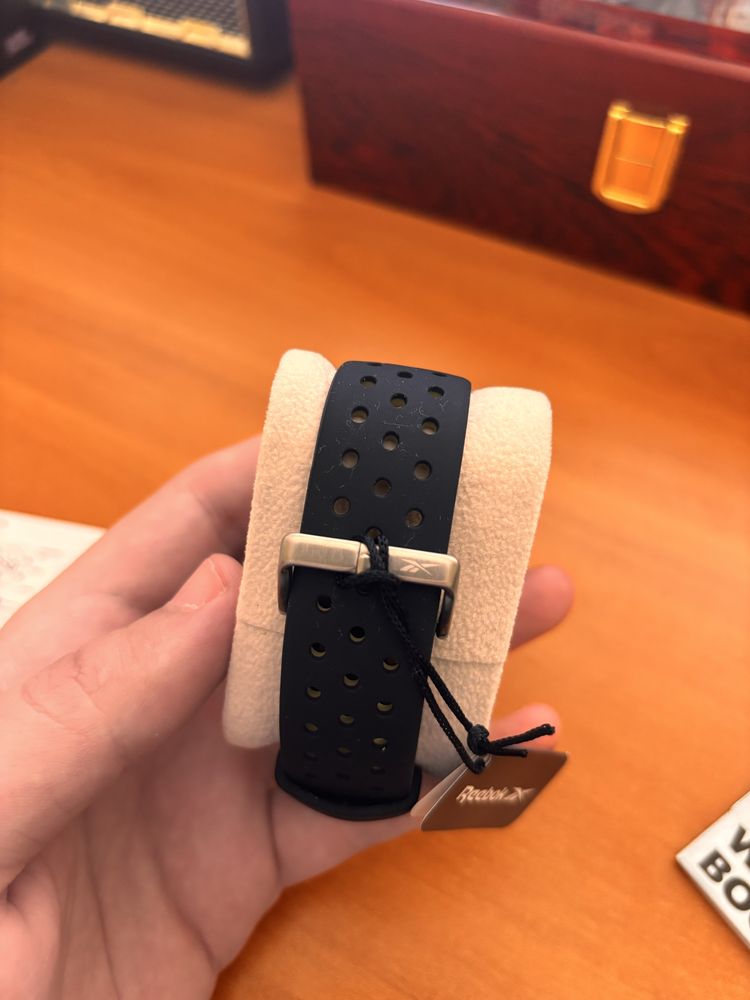 Чисто Нов Мъжки Часовник REEBOK RD-ELE-G9-PBIB-B2