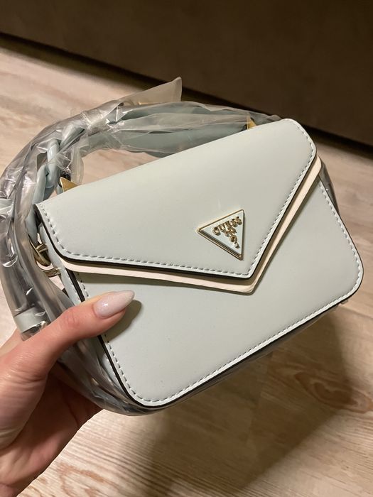 Дамска чанта Guess