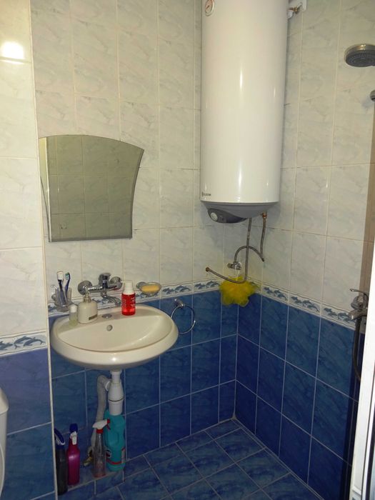 Просторен и функционален апартамент с 2 спални и кухня