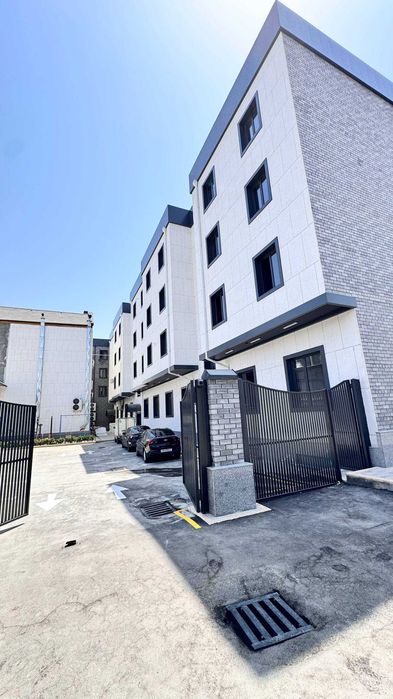 Срочно продается 3 комнатная квартира 82кв Центре города в новостройке