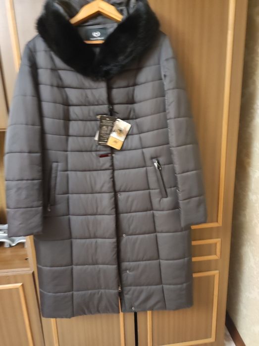 Пуховик туйе жуни жагасы жалпак кара норка