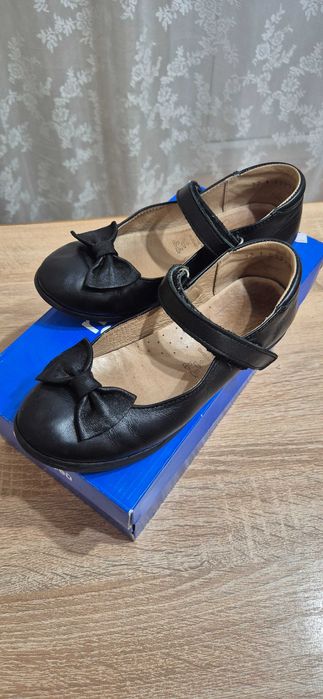 Школьные кожаные туфли для девочки 32р