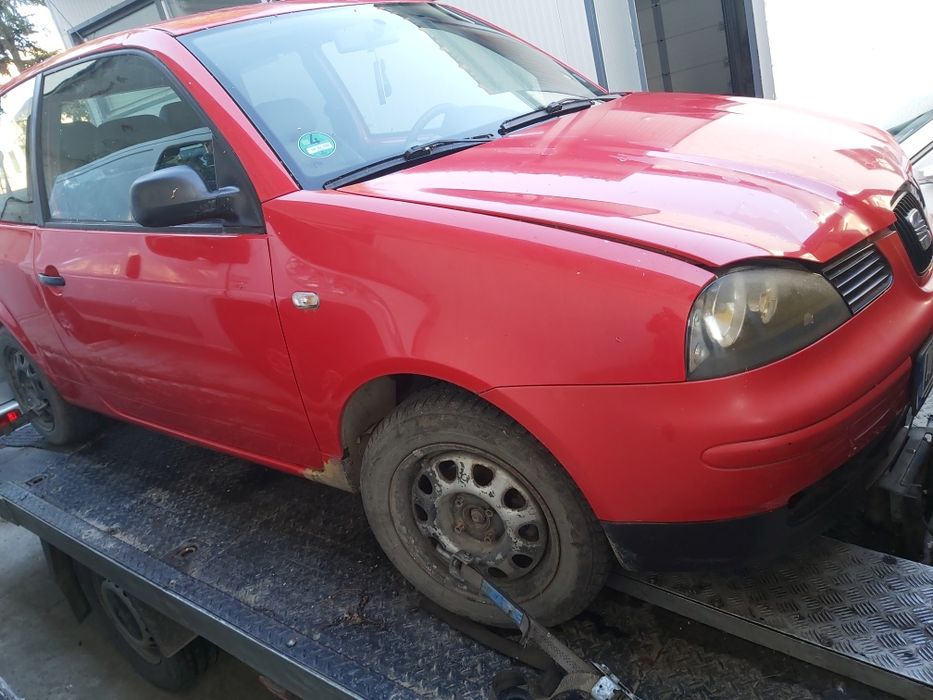 Сеат Ароса 1000 кубика- бензин 2004 г