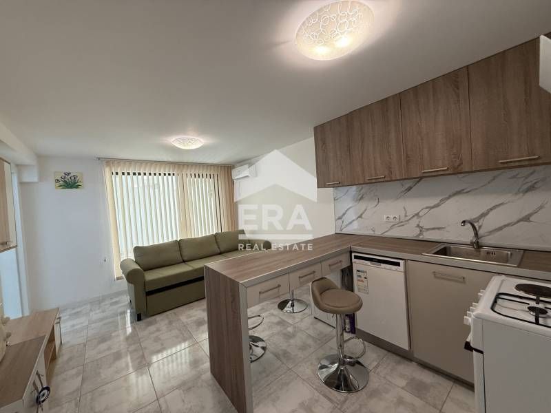 Двустаен обзаведен апартамент за продажба, в нова сграда, кв. Бриз, Ва