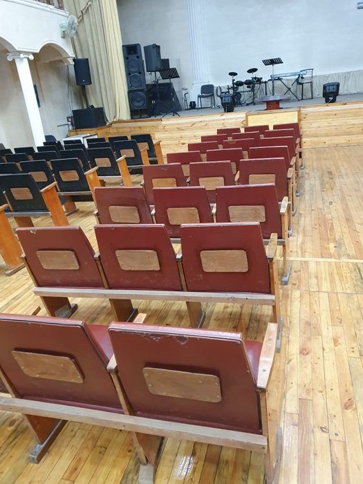 Кресла для зала, актового или конференц — 50 000 сум!