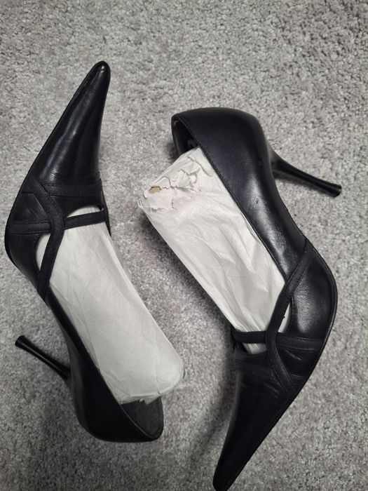 Pantofi eleganti din pielea naturală Caryllus, marimea 38, in stare f.