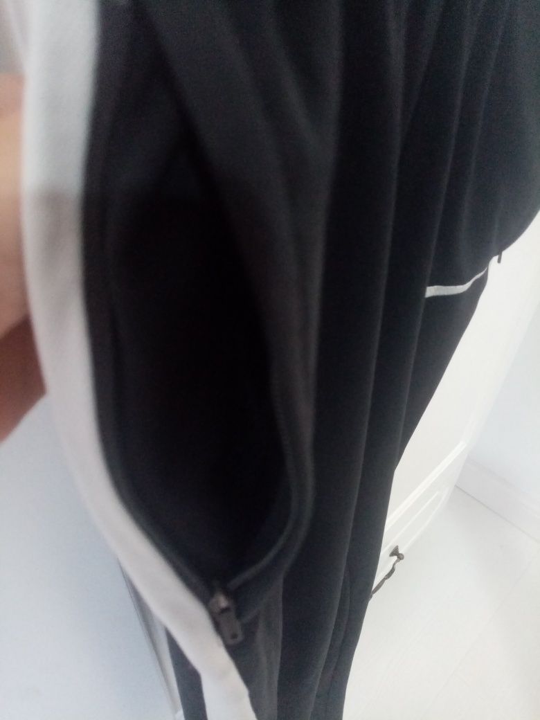 Pantalon folosit mărimea 10-12 ani