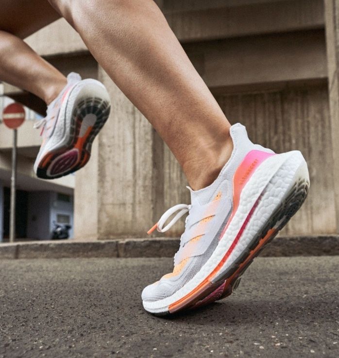Adidas ultraBoost 21 женски маратонки 40 1/2
