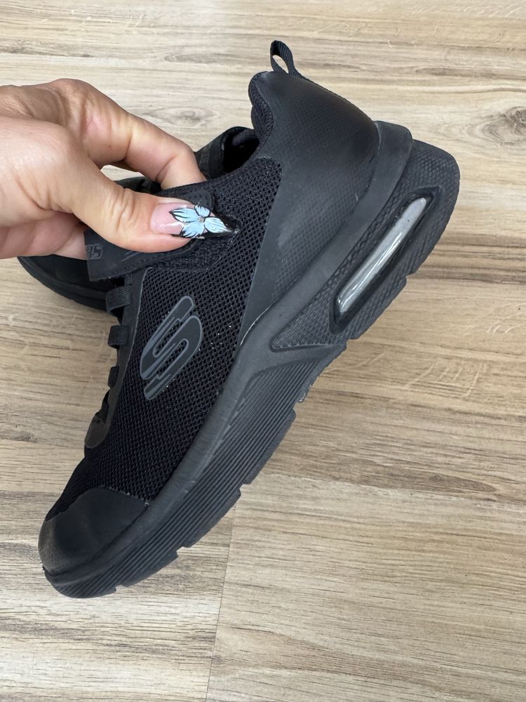 Оригинални черни маратонки Skechers! 37 н