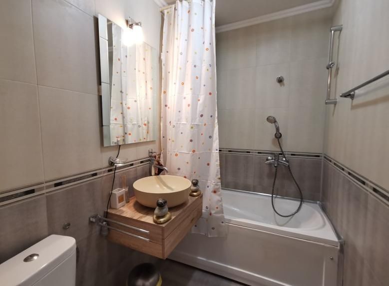 Дава се под наем Тристаен апартамент в Пловдив, Кършияка - 70 кв.м за 650 € - Снимка #7