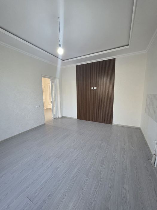 Кибрай Бурота махалла янги уй 3 хона 2,3 сотих .