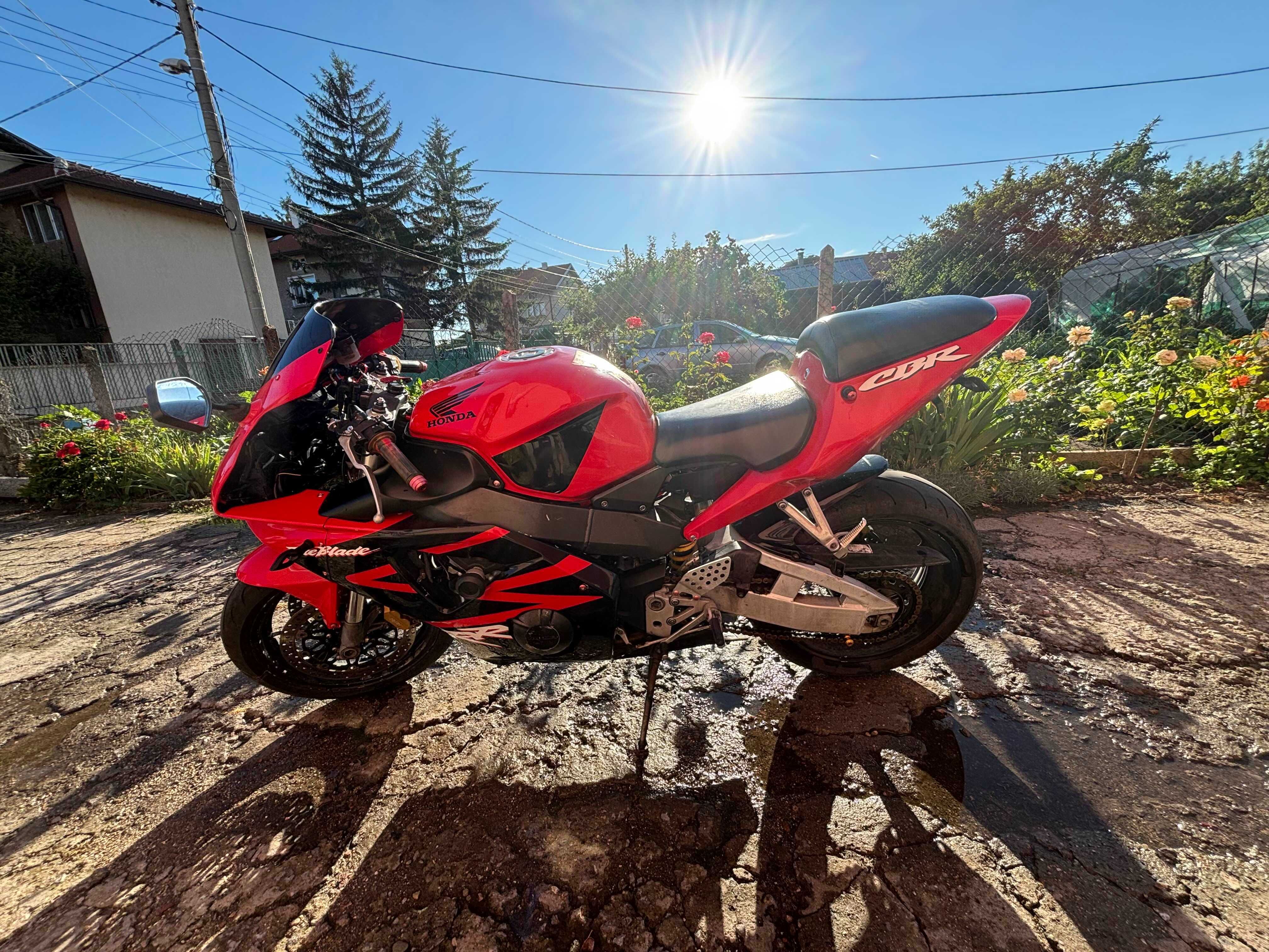 Продавам Honda Cbr 1000rr