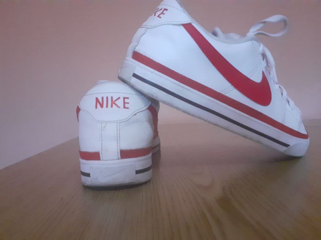 Adidași Nike Court Legacy