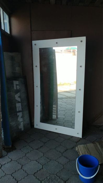 Продам зеркало с подсветкой