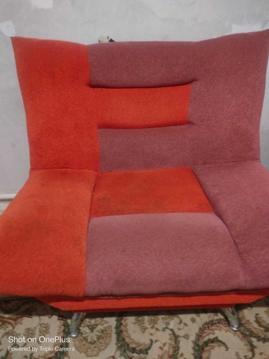 Продам два кресло с диваном