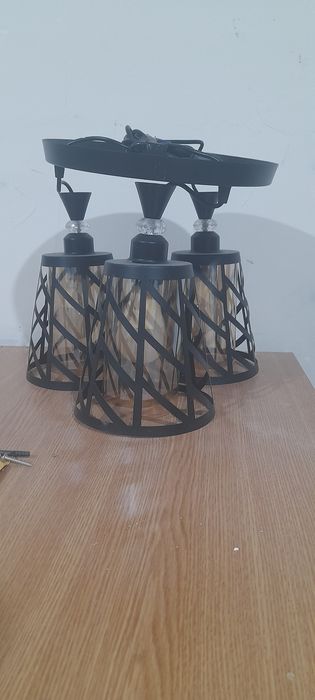 Люстра уиге арналган