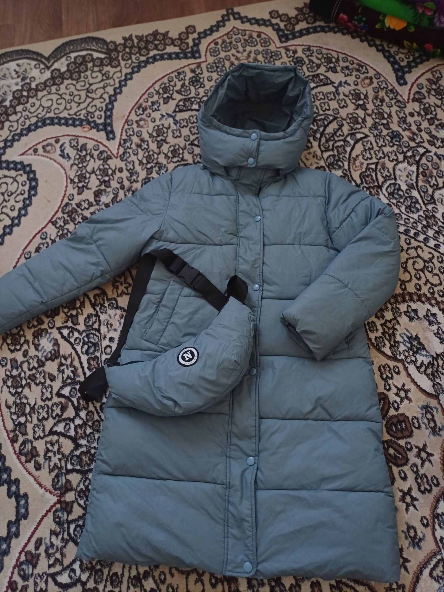Зимняя куртка, 6000