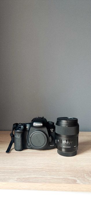 Продам фотоаппарат и объектив.