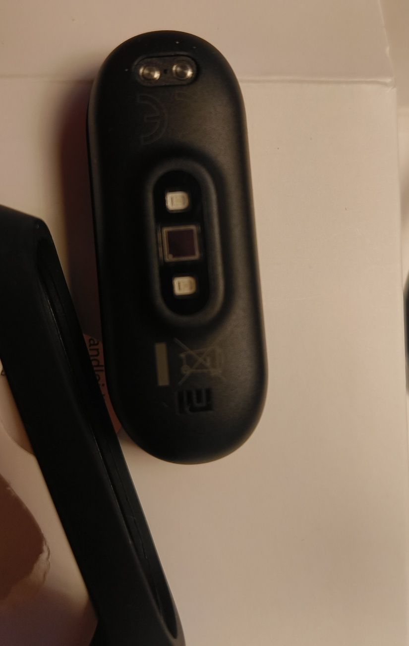 Смарт часовник/гривна Mi Smart Band 4