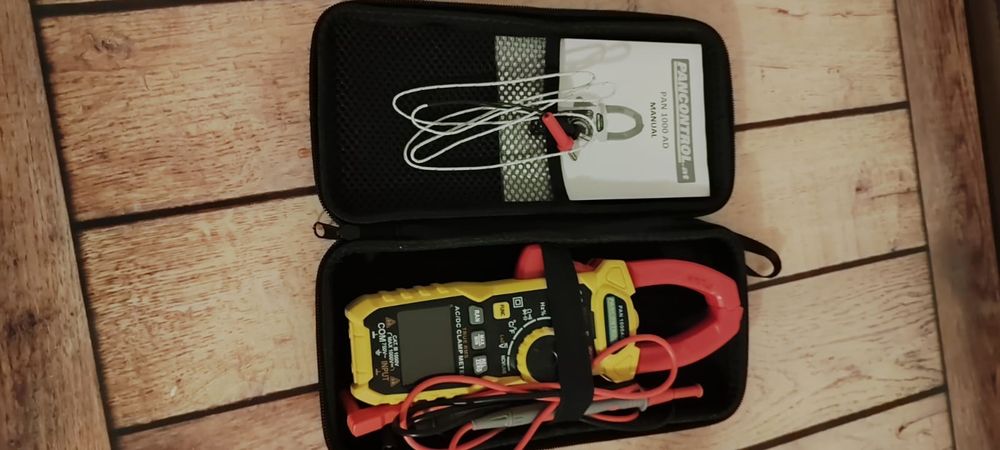 Clema ampermetrica și multimetru digital