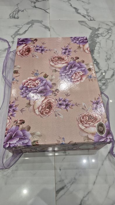 Процеланов сервиз за торта