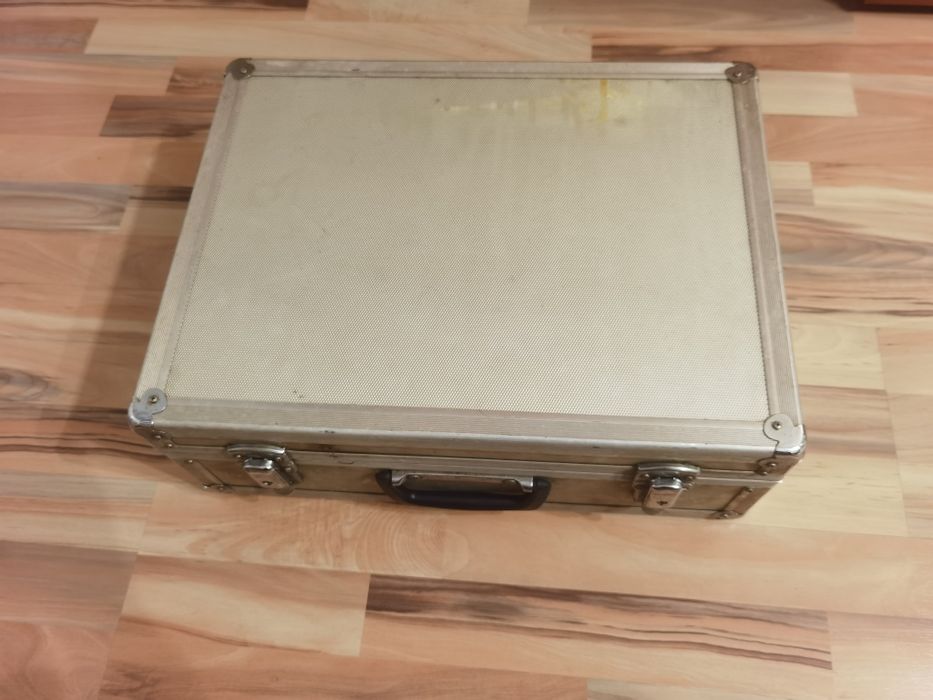 Cameră video colectie retro vintage JVC GX-66E anii 80 geanta metalica