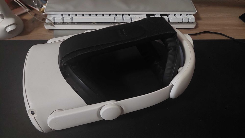 Мета Oculus Quest 2