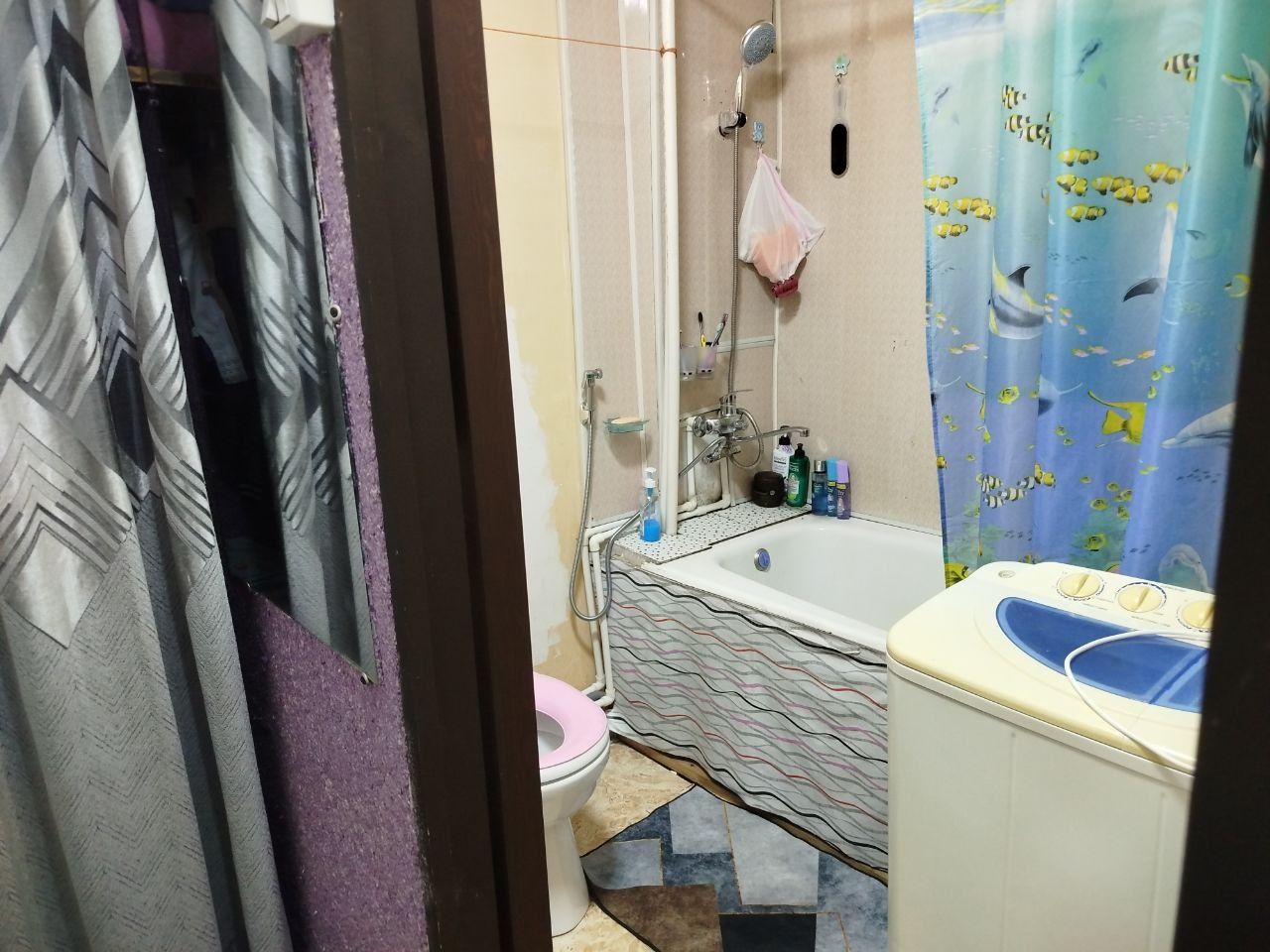 Продаётся однокомнатная квартира в бывшем общежитие Яшнабадский район