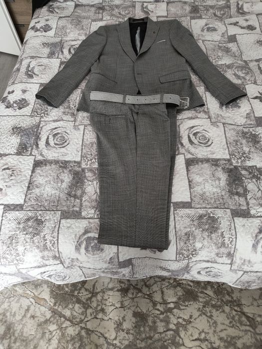 Costum de haine de ocazie