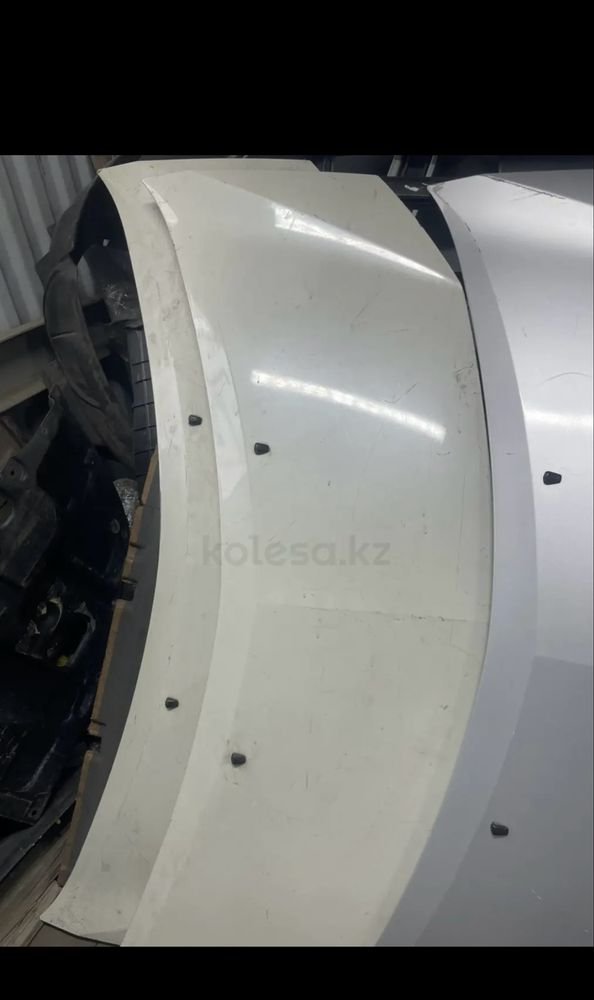 TOYOTO Alphard капот