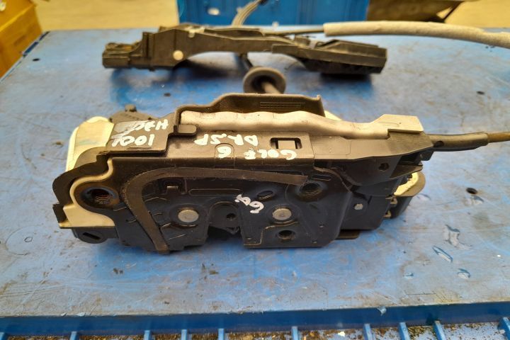 Broasca usa spate dreapta 5K4839016H Volkswagen VW Golf 6 [2008 - 201