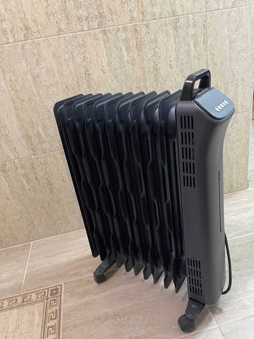 calorifer electric digital cu ulei 2500W nou