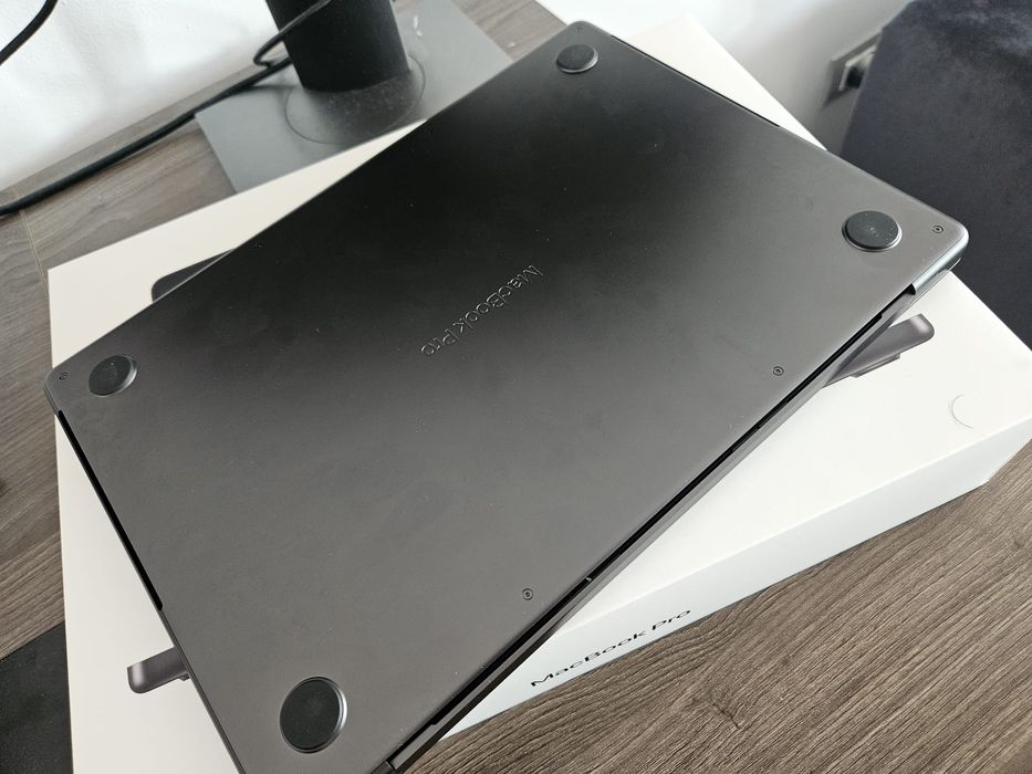 Apple MacBook Pro 14" cu procesor Apple M4 Pro,  24gb RAM, 2 ani garan