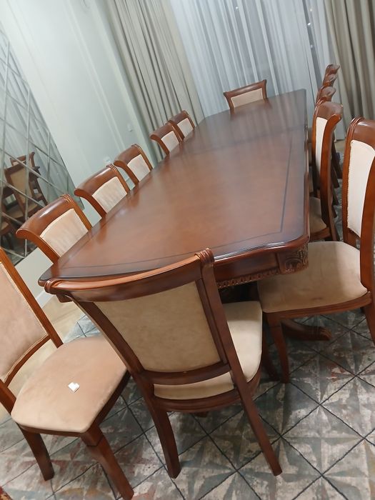 Продаётся гостиный стол