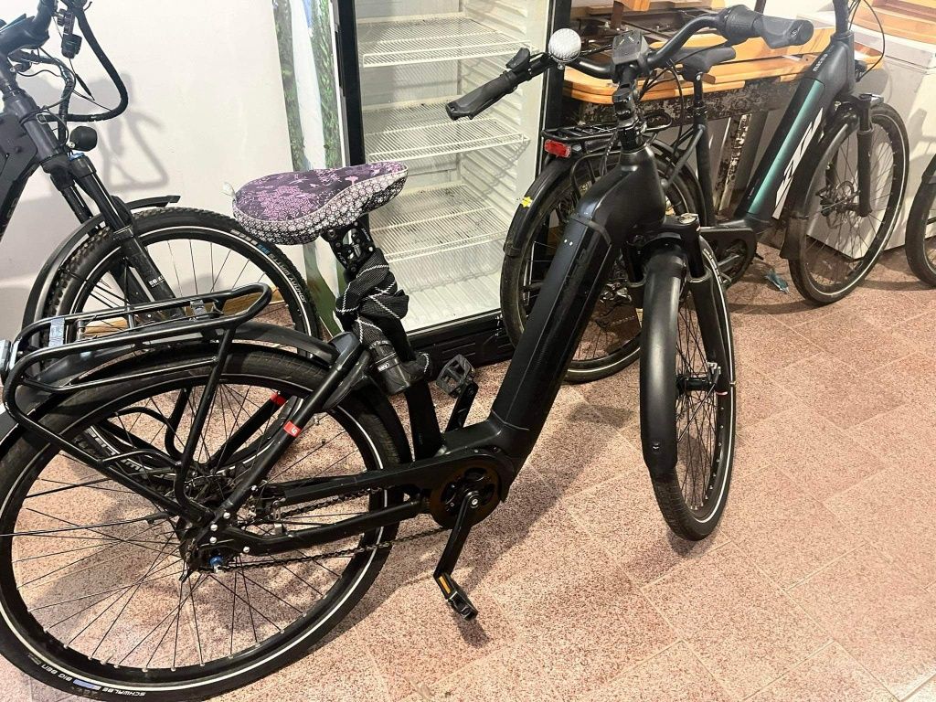 Bicicleta electrice de inchiriat / angajari curieri Bolt Glovo Tazz