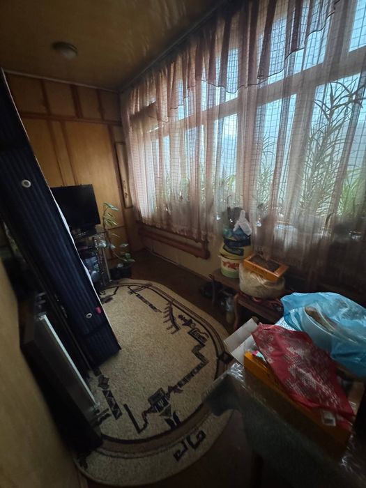 3 хона Уй Чирчик 9 мкрн 4 этаж 
Срочно продается 3 х комнатная кварти