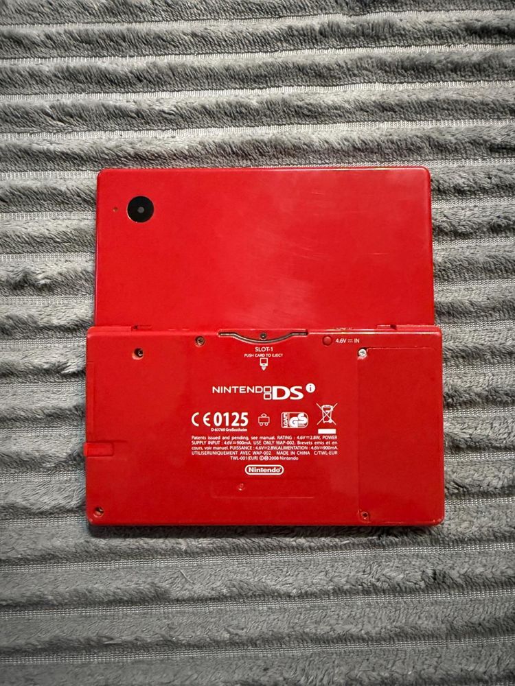 Nintendo DSi Modat Rosu
