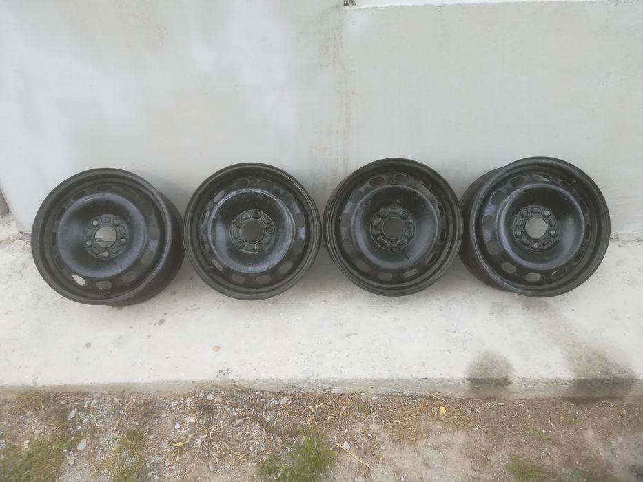 Vând set de 4 jante pe 15 " 5x108 ford