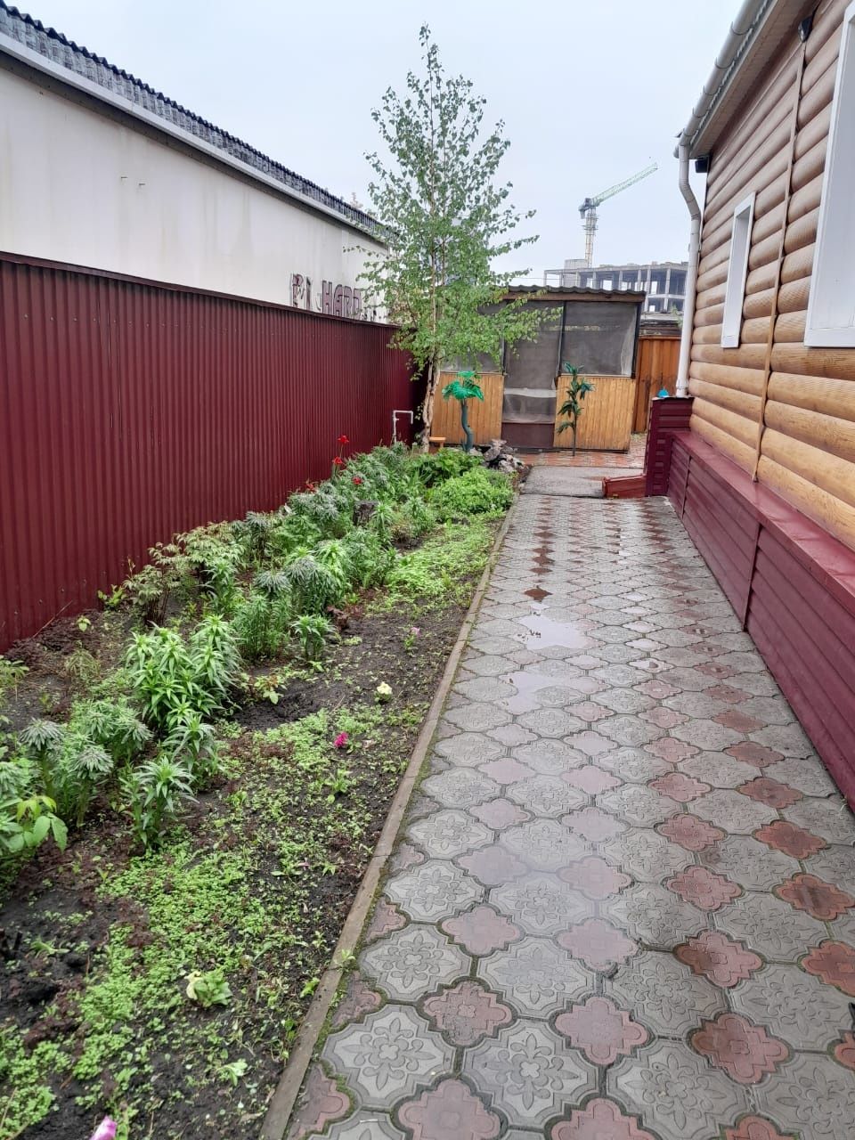 Продам дом полностью благоустроенный. С центральным отоплением.
